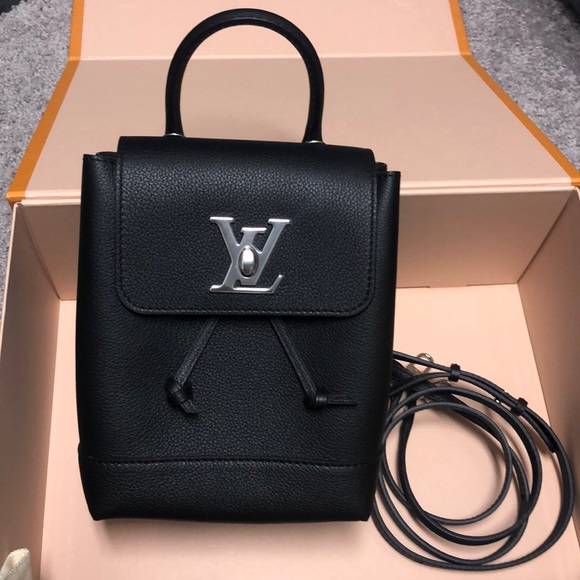 Brand new Louis Vuitton LOCKME BACKPACK MINI - Picture 4 of 7